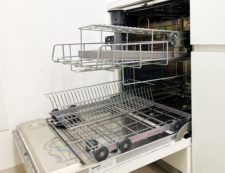 西馬込（大田区）の歯医者、なおい歯科クリニックの医療用自動洗浄機